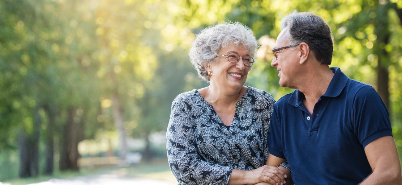 outside couple (1300 x 600 px)